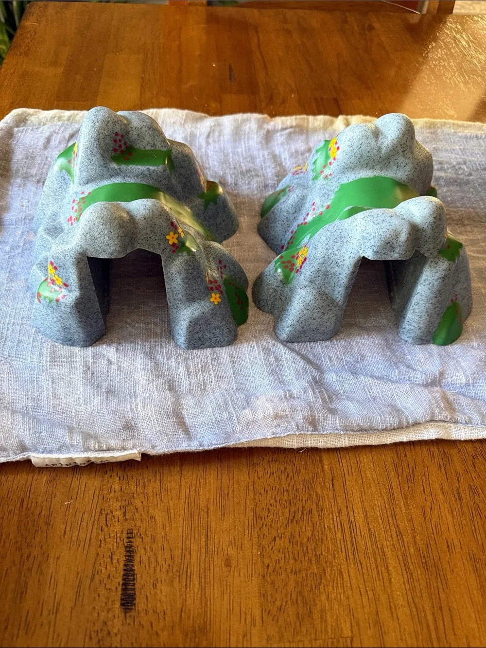 Set of 2 Brio Wooden Railway Mountain Adventure Tunnel